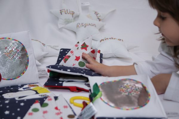 carte senzoriala si bebe curios