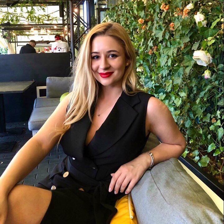 Alexandra Hodrea e1596272407275