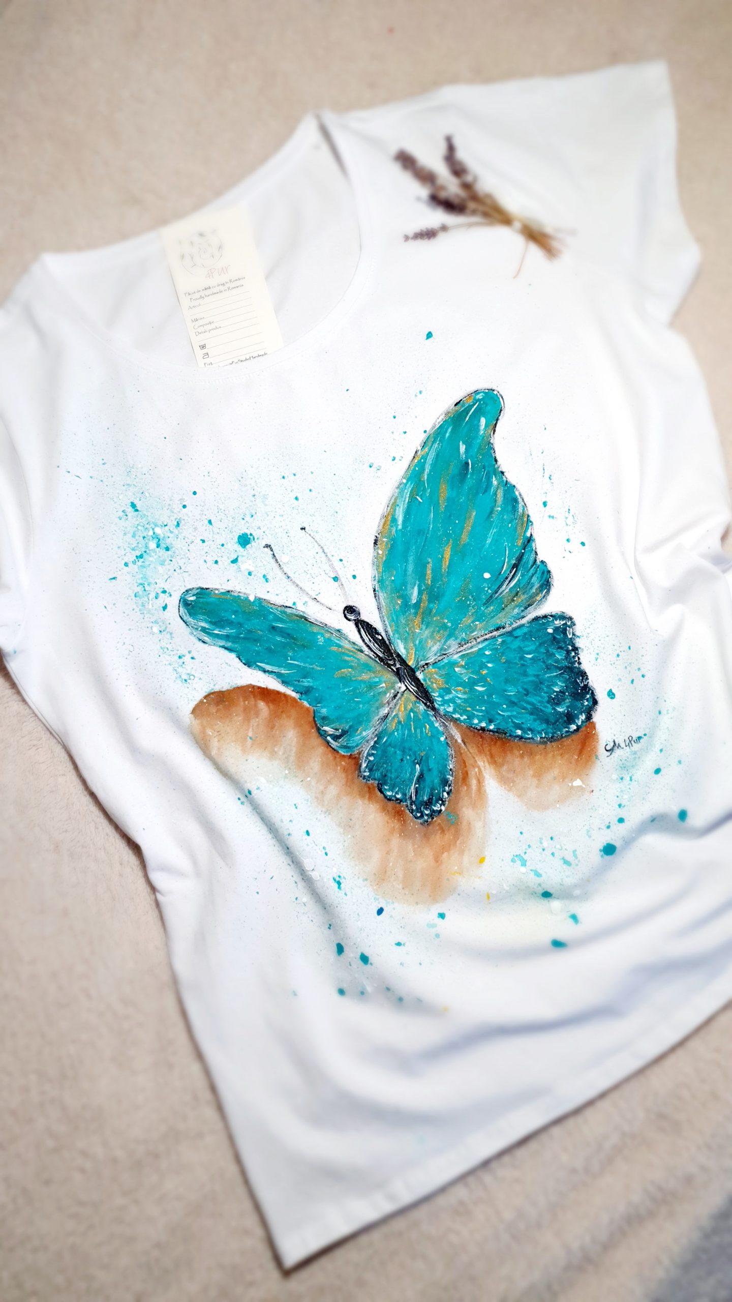 tricou pictat manual fluture-f54a8faa