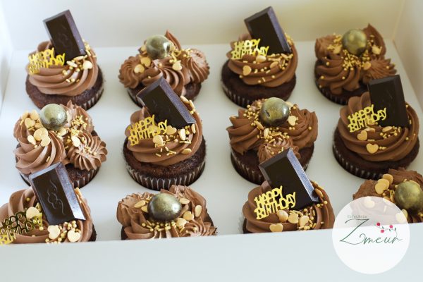 cupcakes ciocolata cu logo e62530fa