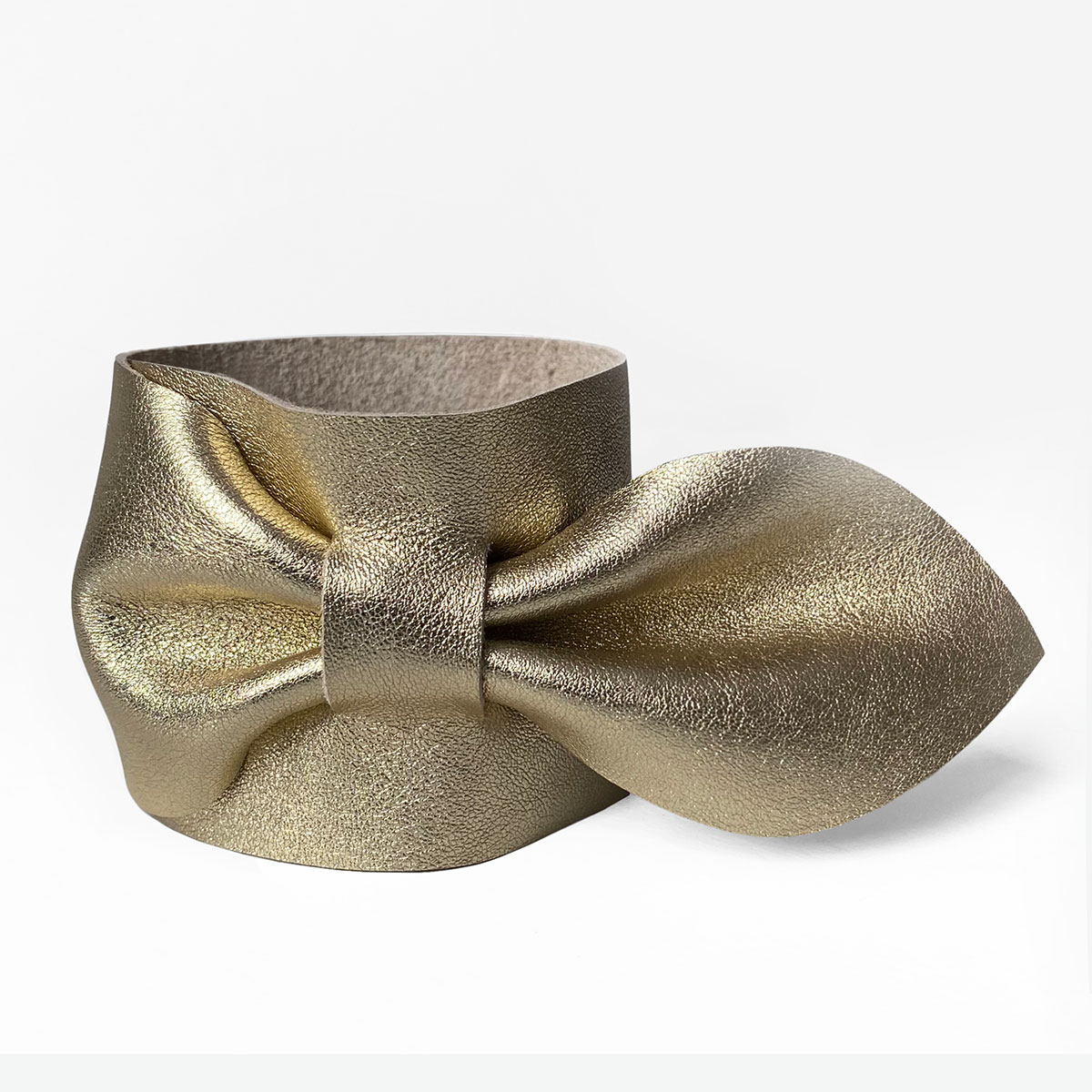 9. bratara-piele-aurie