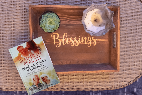 Carte Monica mock 00687