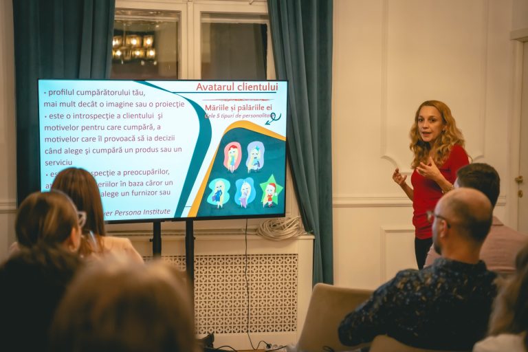 Corina Ștefan: Pun cuvintele la locul lor, cu sens, să nu mai manipuleze, ci să construiască încredere 1 corina-stefan-trainer-768x512-1