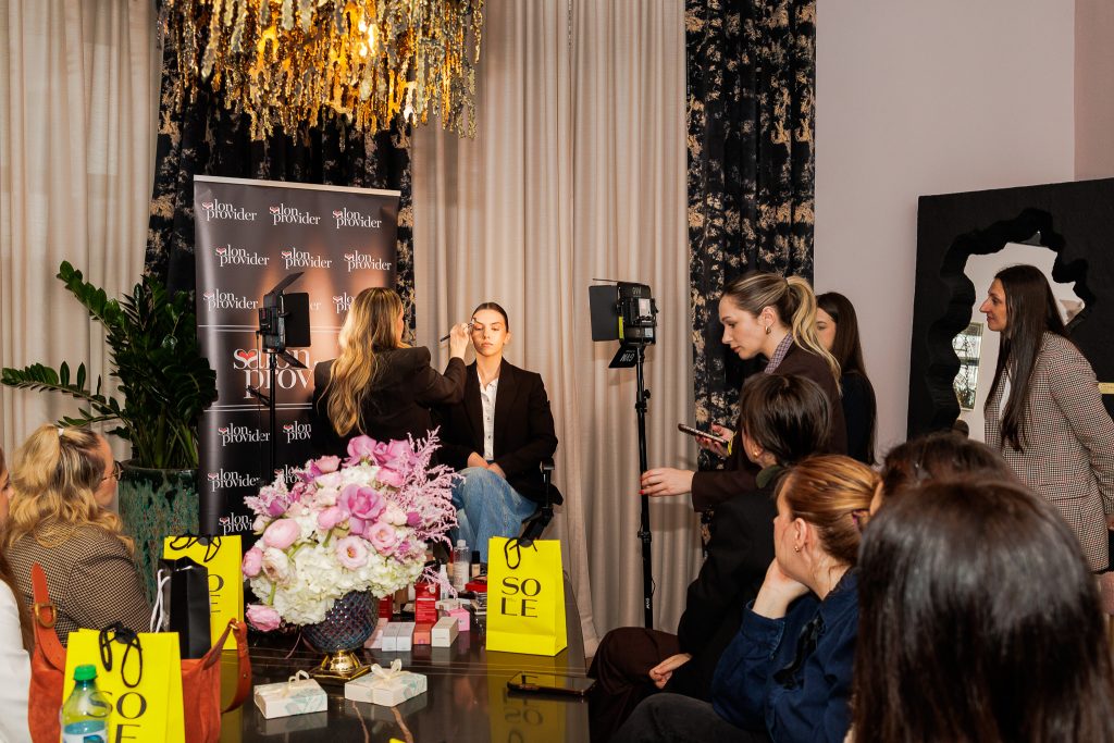 The Woman 2026 a reunit peste 1000 de participante și peste 80 de parteneri din întreaga țară 22 Workshop More You With Your Make up Mihaela Faragau make up artist